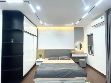Bán tòa nhà phố Nguyên Hồng, Huỳnh Thúc Kháng, lô góc, ô tô tránh, 7 tầng thang máy, giá 25.5 tỷ