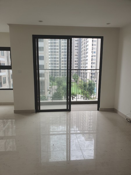 Chủ đang cần bán gấp CH 2 phòng ngủ và 2vs góc, giá 1,9 tỷ VHOP liên hệ 0984 189 684
