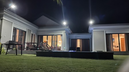 Bán biệt thự nghỉ dưỡng mặt hồ cảnh quan The Coastar Hồ Tràm, nhà đã hiện hữu