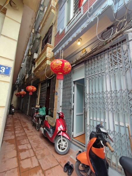 Bán nhà lô góc Kim Giang, Hoàng Mai ba mặt thoáng, giá bán chỉ 3,55 tỷ đồng