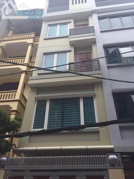Bán nhà nguyên căn đường Láng, diện tích 48m2, giá 4.8 tỷ, pháp lý chính chủ