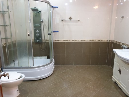 Bán nhà đẹp phố thái thịnh 42m x 5 tầng mặt tiền 4m giá 4.5 ty thương lượng mạnh