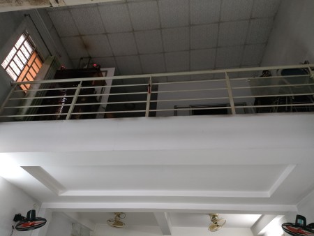Cho thuê mặt bằng nhà đường kinh doanh ngay ngã 4 Phạm Văn Đồng Linh Đông Thủ Đức