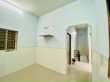 Nhà căn góc vòng xoay Biên Hùng 3 mặt tiền, DT 33,3m² nở hậu 4,8m, giá chỉ 2 tỷ