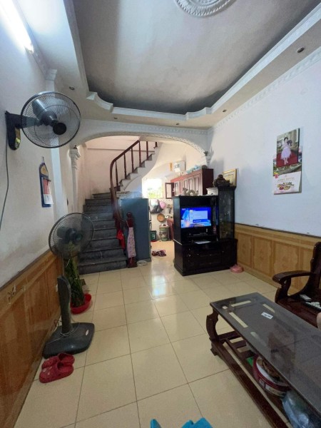 Cần bán nhà gấp đường Bằng Liệt dt 39m2 4 tầng giá 2.6 tỷ lh 0984857937