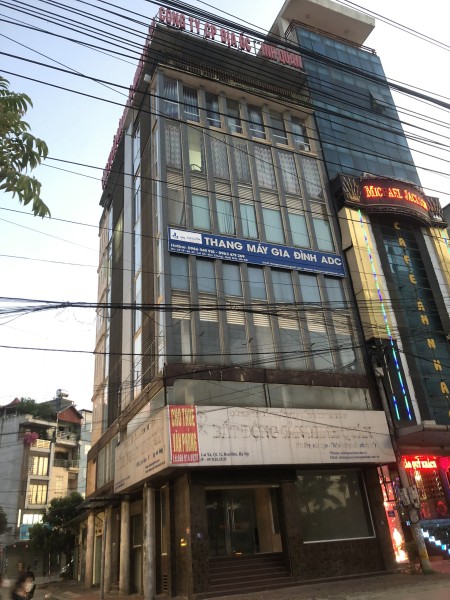 Cho thuê nhà văn phòng 120m2 Tầng 1,2,3 mặt đường quốc lộ 32 Lai xá Hoài Đức, lh 0973401966