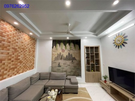 Bán nhà Bồ Đề, Long Biên, 40M gara ngõ thông, Hồng Tiến, nở hậu, giá bán 4.6 tỷ