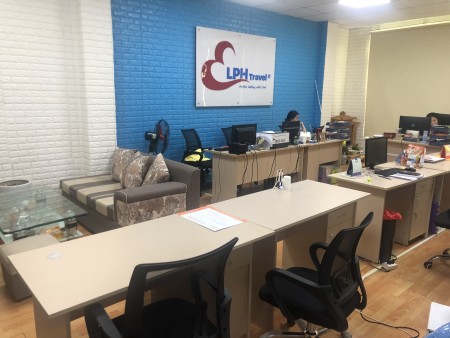 Văn phòng thông sàn 60m2 mặt đường Tố Hữu liên hệ 0983588538
