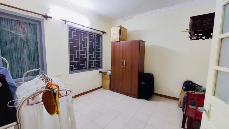 Nhà Khương Trung cách phố 30m, DT 30m² x 3 tầng giá bán chỉ 2 tỷ có TL bớt lộc