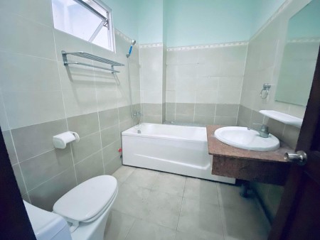 Sang nhượng phòng cho Thuê Lầu 1 khu an ninh, giá tốt, lh 0981868094