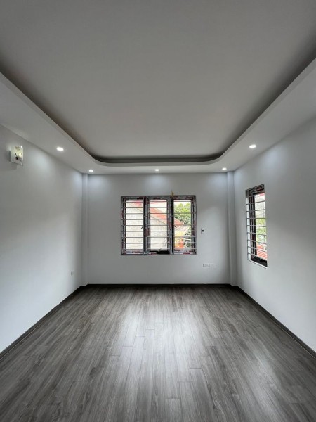 Bán nhà mới tinh gần hồ Đức Diễn, ôtô tránh 10m DT 36m², 3 tỷ đồng.