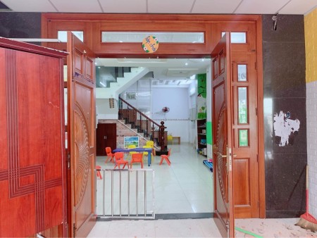 Bán nhà mặt tiền Thạnh Xuân 38, phường Thạnh Xuân Quận 12, HCM, dtsd 300m2, giá 16,3 tỷ