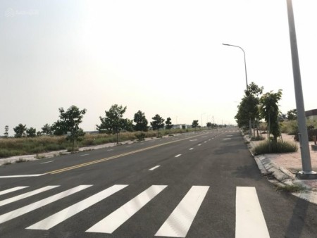 Xuất ngoại giao lô liền kề chỉ vơi 20 tr/ m2 trục đường DT 741 Bến Cát Bình Dương