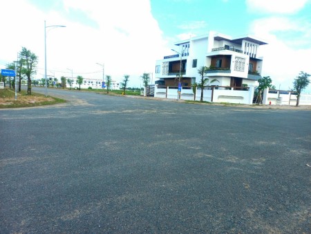Đất nền full thổ cư, đã có sổ vị trí đắc địa, gần bệnh viện trường học, khu dân cư đông đúc