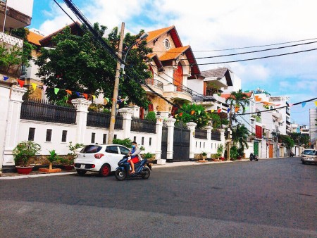 Cho thuê Villas Vũ Tùng Bình Thạnh - 15x25m trệt 2 lầu nhà mới bàn giao ngay
