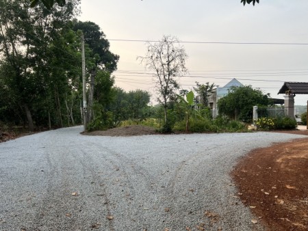 Đất nền thổ cư sổ sẵn cầm tay ngay trung tâm hành chánh mới Đồng Phú Bình Phước