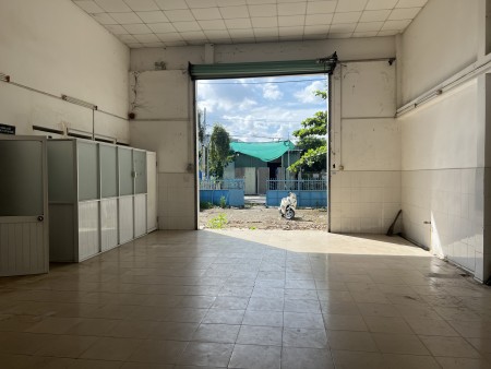 Cho thuê kho mặt tiền Nguyễn Văn Cự DT(10x42m) Gía 27 triệu/tháng,0901480191