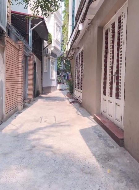 Nhà đẹp Minh Khai nhỉnh 2,5 tỷ, 25m2 x 3T ngõ xe ba gác, sổ nở hậu.