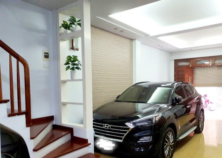 Bán nhà Trần Quốc Hoàn khu phân lô ô tô chạy vòng quanh gara 7c 51m2 5T giá 11,6 tỷ