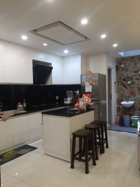 Bán nhà mặt tiền 60m2 3 tầng View nhìn sông Tân Quy Đông Quân 7 giá 12.7 tỷ