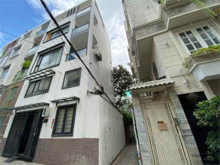 Ngang 7,5m cực hiếm! Nhà góc 2MT Phan Đình Phùng, P15, PN. DT 7,5x15m (100m2) - 5 tầng - 13,8 tỷ TL