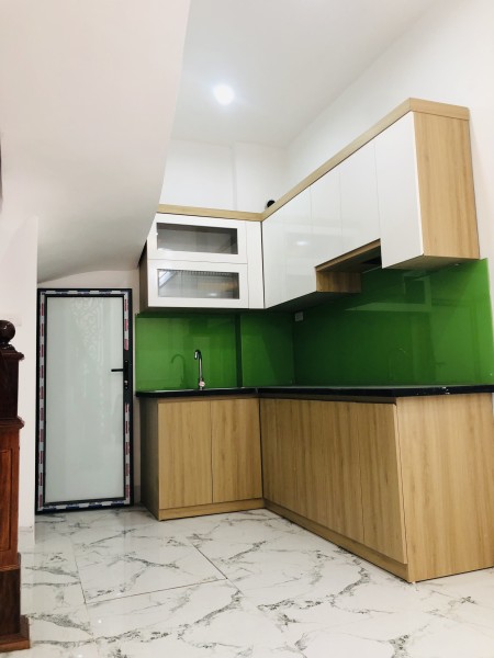 Bán nhà xây mới 32m2, 5 tầng giá 4.25 tỷ ngõ 858 đường Kim Giang, Thanh Liệt, Hoàng Mai
