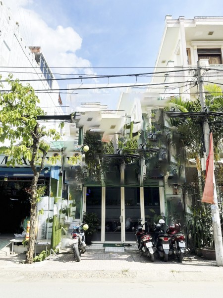 Bán gấp nhà mặt tiền kinh doanh mua bán đường Nguyễn Văn Quỳ, phường Phú Thuận, Quận 7.