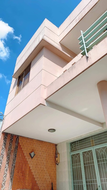 Bán nhà ngang rộng 8m Lê Văn Lương 3 tầng giá 21 tỷ có sân thượng