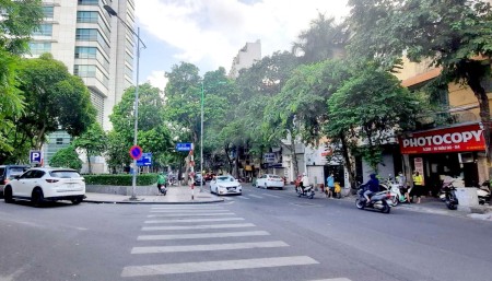 Siêu to khổng lồ mặt phố Phó Đức Chính, 158m2, MT 6m, 380 tr/m2, của hiếm quận Ba Đình