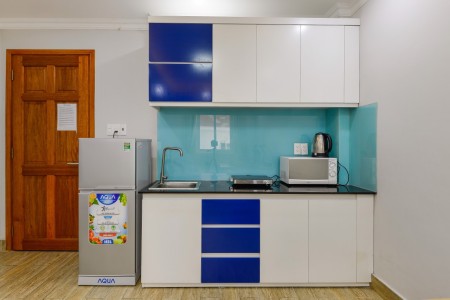 Cho thuê căn hộ 1 phòng ngủ, quận 7. có đầy đủ nội thất và free các phí, free dọn phòng, giặt ủi