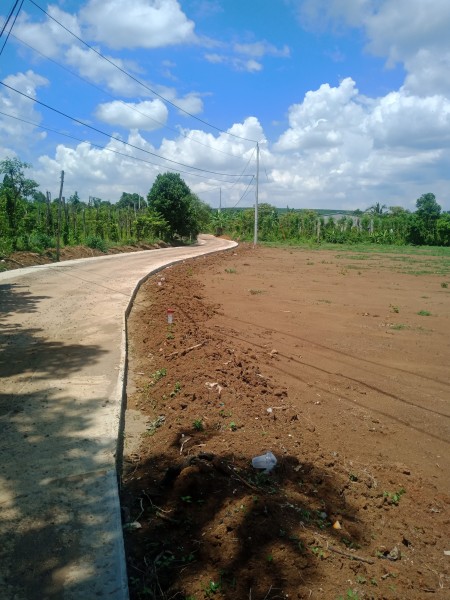 Chính chủ cần bán vị trí đẹp view kênh đường lớn, xe ra vào thoải mái