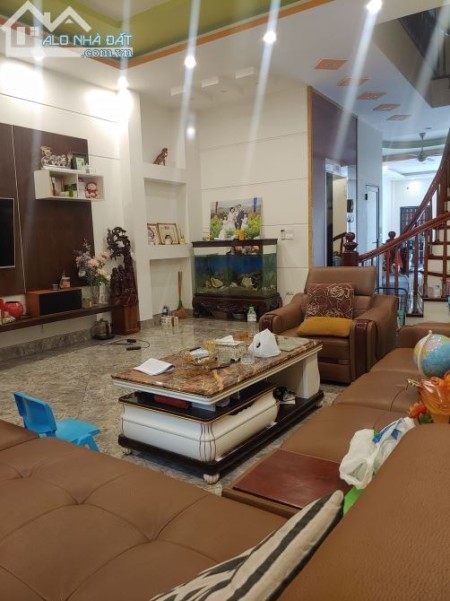 Biệt Thự Vĩnh Hoàng Hoàng Mai 115m2, 5 Tầng, MT 5,1m, ô tô tránh, thang máy giá 21 tỷ