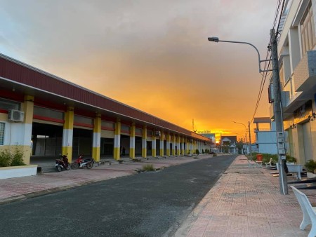 Đất chợ diện tích 30m2 vĩa hè 12m, giá bán chỉ 13 triệu/m2 giá đầu tư