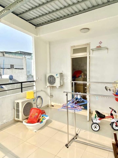 Cần bán nhà Lạc Long Quân Tân Bình, diện tích 28M2, nhà mới 4 tầng, giá đẹp 4,2 tỷ