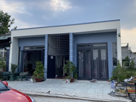 Nhượng Lại Dãy Trọ 14p+2 Kiot Và 360m2 Đất Thu Nhập 18tr/Tháng Gần Ql 13, Sổ Riêng