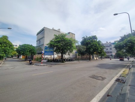Bán đất mt Việt Hưng Long Biên vị trí vàng giá trị Kim Cương, thuận lợi kinh doanh bền