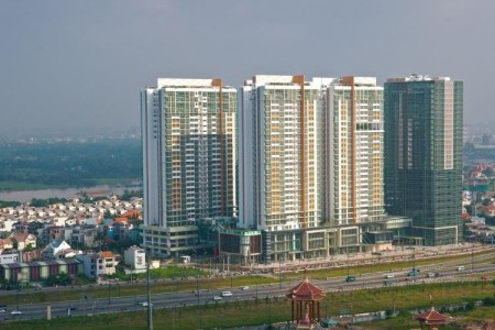 Cho thuê 3 PN + 3 WC 150 m2 Căn hộ The Vista An Phú Quận 2 view nhìn ra hồ bơi và Xa lộ Hà Nội