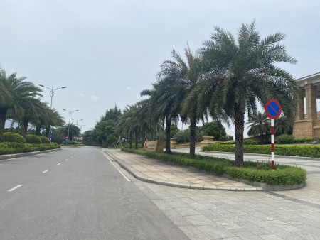 Phân lô ô tô tránh 50m Đất giá 5 tỷ Chu Huy Mân Long Biên liên hệ 0904264580