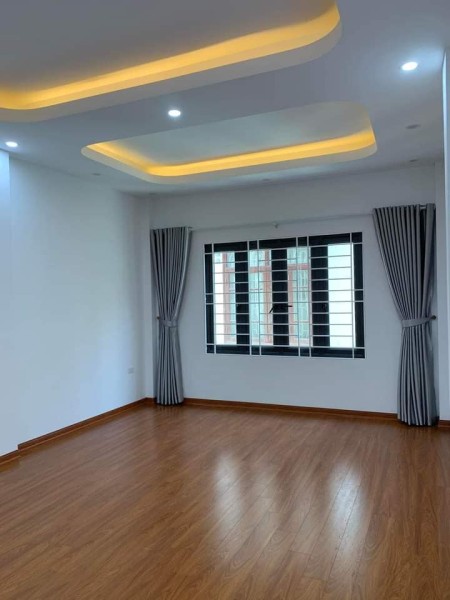 Bán nhà phố Trương Định, Hoàng Mai, gần toà nhà Nam Đô 61m2 x 5 tầng, MT 3.9m, chỉ 7.5 tỷ.