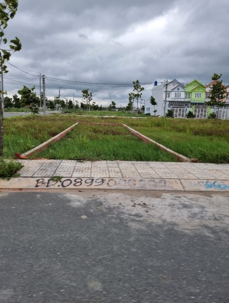 Cần bán gấp lô đất ở Tân Lân Cần Đước Long An giá rẻ có sổ hồng riêng