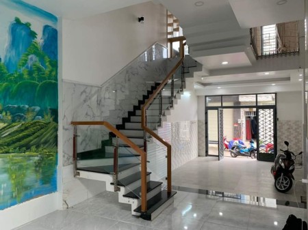 Bán nhà lớn 5 tầng đúc bê tông hẻm xe hơi Bình Tân, dt 4.5x13m giá chỉ nhỉnh 5 tỷ