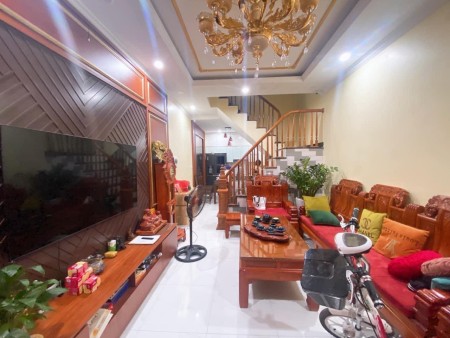 Bán gấp nhà đẹp, ở luôn, ngõ 36 Lương Định Của - Đống Đa DT 43m2 x 4T x MT 3.9m , giá 6.6 tỷ