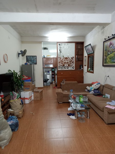 Gia đình cần bán căn nhà ở Thụy Khuê 48m2, giá 3 tỷ 8 thương lượng chính chủ