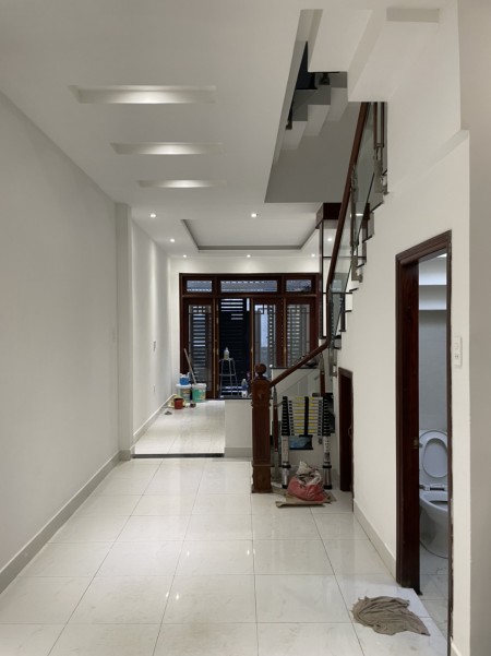 Cho thuê nhà nguyên căn khu kinh doanh sầm uất đường Lê Hồng Phong Q10