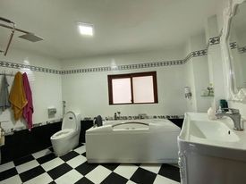Bán nhà chính chủ ngõ Võ Chí Công DTSD 37m², giá chỉ 3,8 tỷ, sổ sẵn