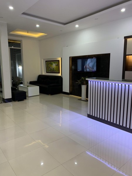 Mua khách sạn mặt tiền tặng hợp đồng thuê khách sạn nổi tiếng Hóc Môn, doanh thu 120-150 triệu/tháng