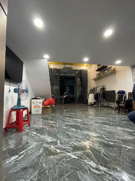 Bán Nhà MT Kinh Doanh Quận Tân Phú Đường Dương Đức Hiền 36m2 Chỉ 2.3 Tỷ