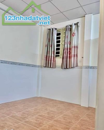 Bán gấp nhà đường Tây Thạnh, phường Tây Thạnh, Quận Tân Phú DTSD 95m2 Giá 3tỷ800