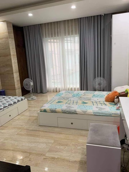 Cần bán nhà 5T mới đẹp, view biệt thự khu Trung Kính lớn, 38m x 5T chỉ 4.35 tỷ. Hàng đẹp có 1-0-2