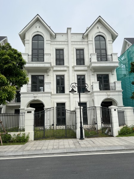 Biệt Thự Nhà Vườn 240m2 giá 42.5 tỷ San Hô Vin Gia Lâm